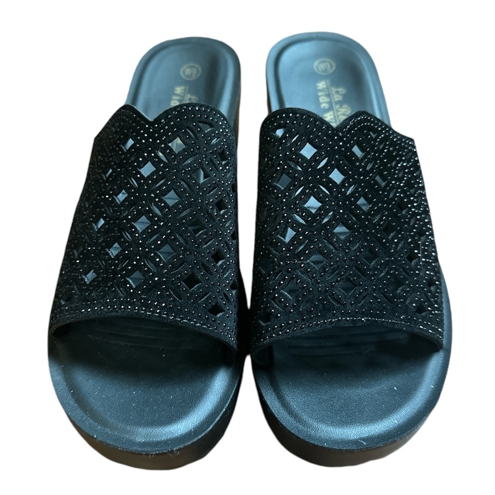 La Rosa Black Wide Width Slip on Open Toe Lazer Cut Sandals Women’s Size 9M